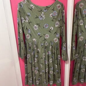 Old Navy / Green Floral Dress